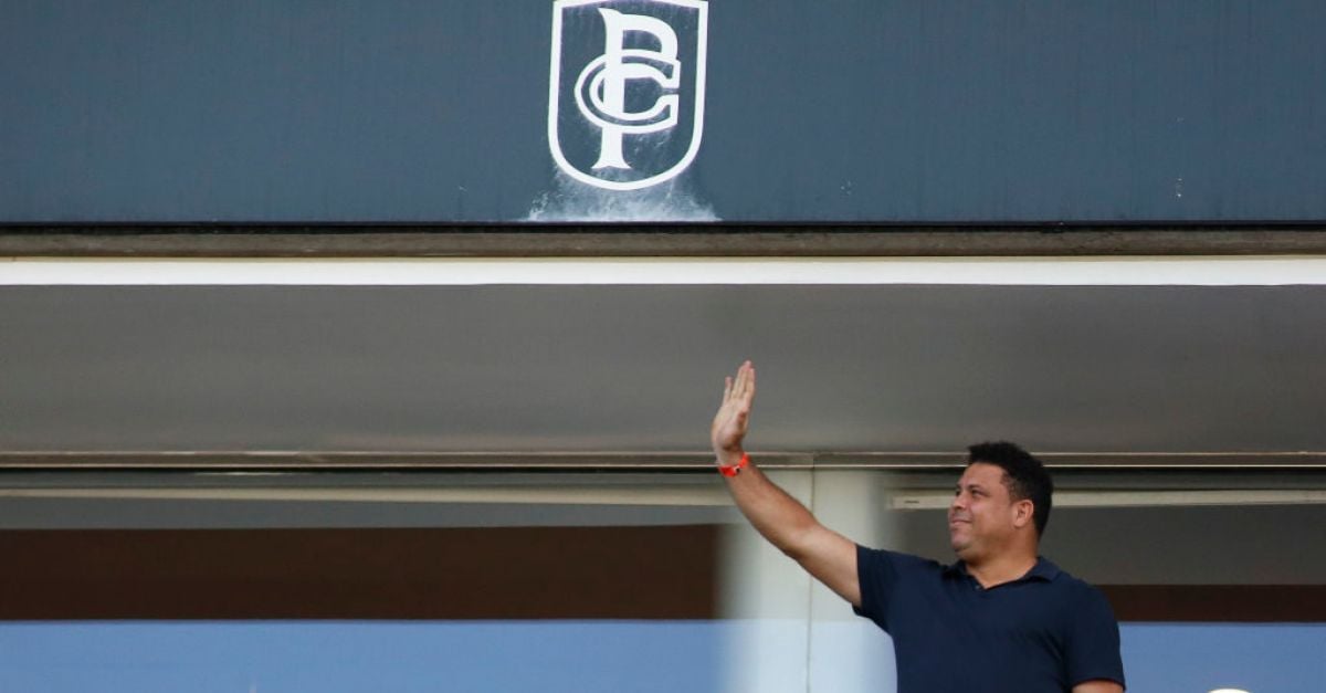 Големият бразилски Роналдо продава дял в детския клуб Крузейро