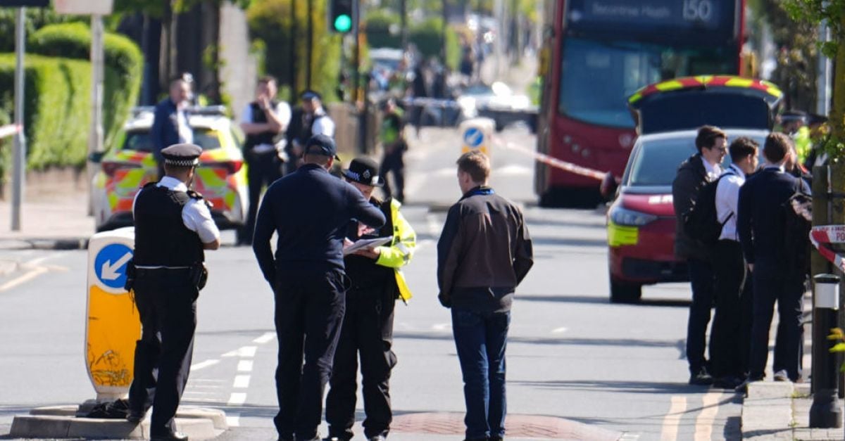 13 годишно момче почина след множество намушкания в източен Лондон
