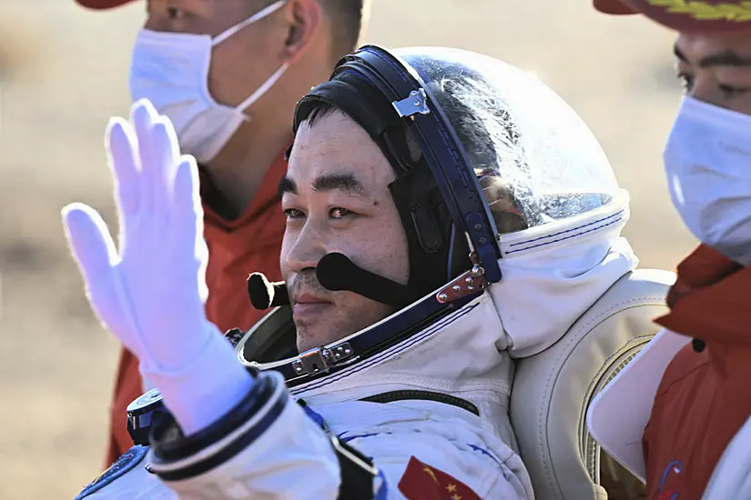 Chinese Astronauts Return To Earth After Six Months In Space