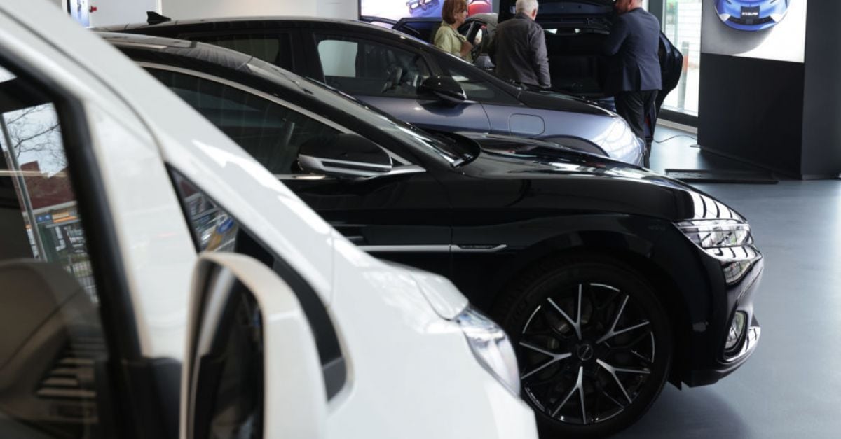 Продажбите на нови електрически автомобили са намалели с 19,1% досега