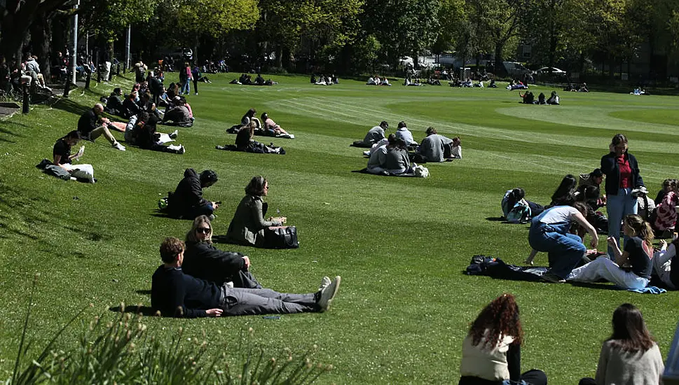 Warm Weather Set To Continue With Highs Of 23 Degrees