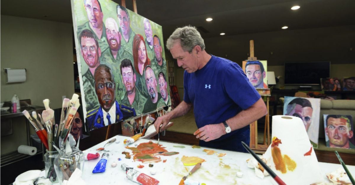 Портрети на Джордж Буш на ветерани се отправят към Disney World
