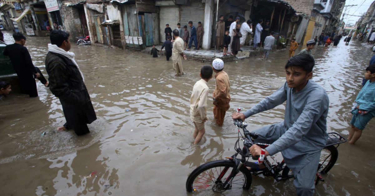 Пакистан регистрира най-влажния си април от 1961 г. насам с над средните валежи