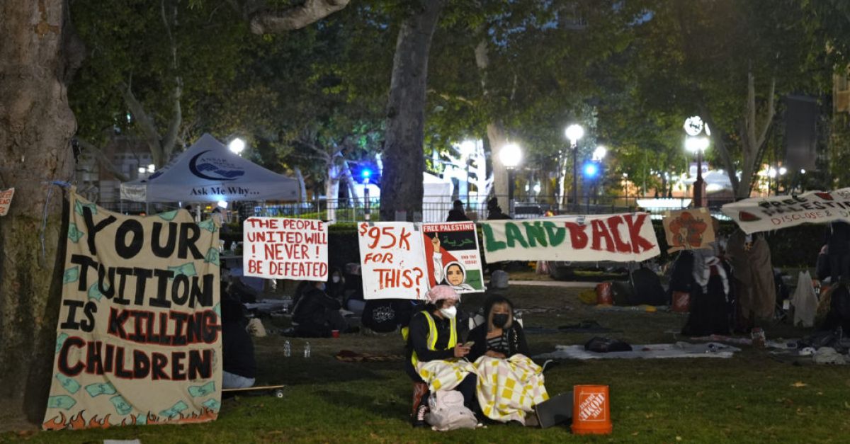 Полицията обкръжи пропалестински лагер в калифорнийския университет