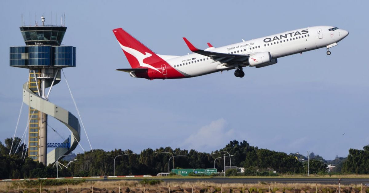 Qantas се съгласява с изплащания за продажба на места за отменени полети