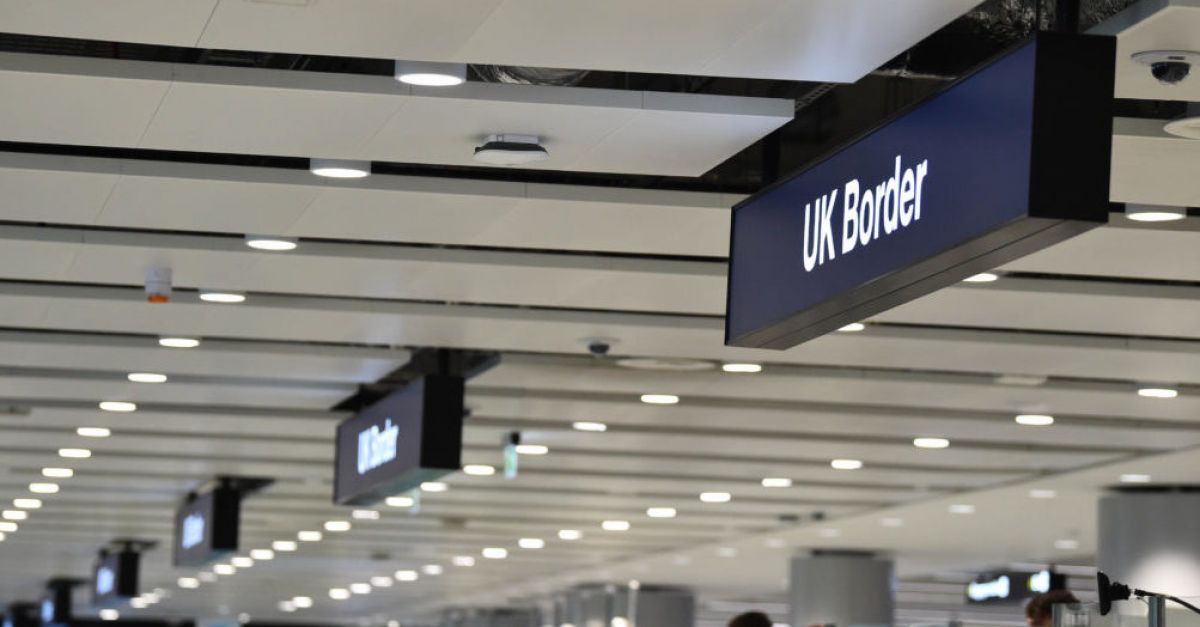 Технологичен проблем с електронните порти за паспорти на британските гранични