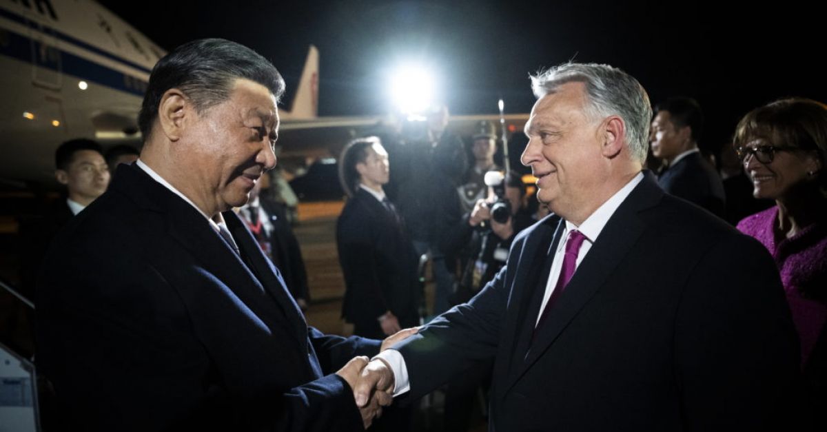 Унгария и Китай подписаха споразумение за стратегическо сътрудничество по време на посещението на Си Дзинпин