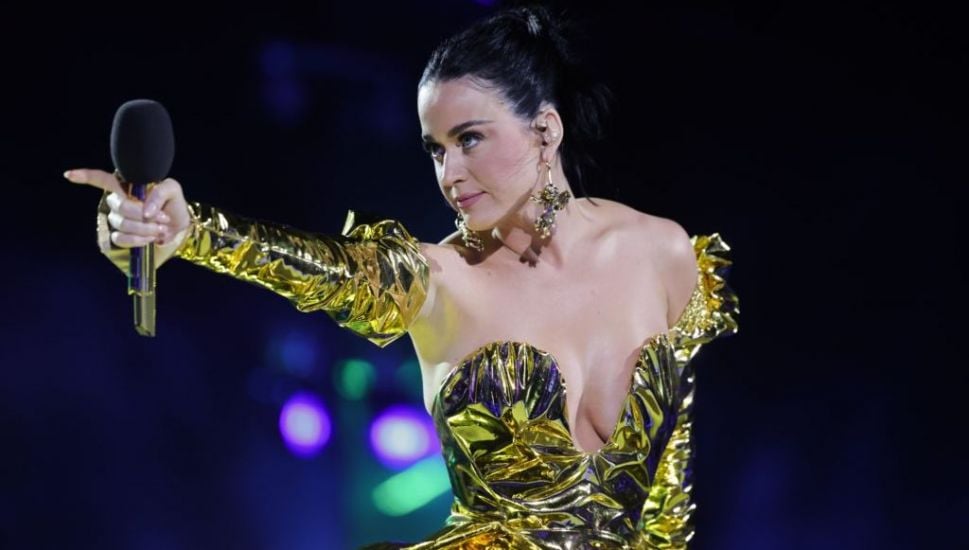 Katy Perry Urges ‘Hold On To Your Common Sense Hat’ After Viral Fake Met Photo
