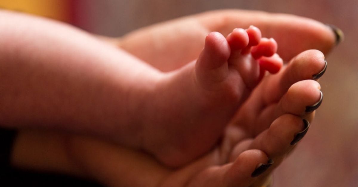 Пет бебета в Англия са починали, след като са били