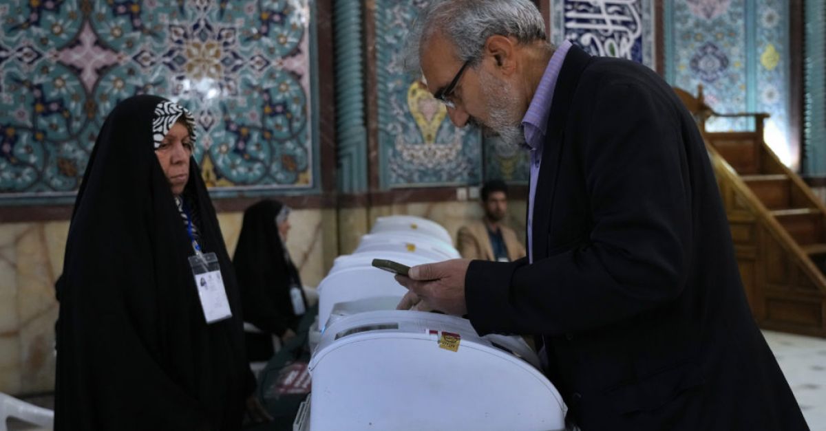 Твърдолинейните ирански привърженици спечелиха повечето от оставащите места на балотажа