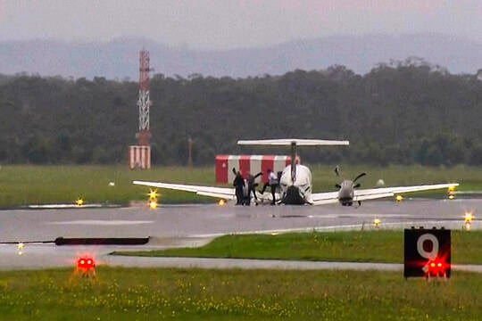 Plane Touches Down Safely Without Landing Gear