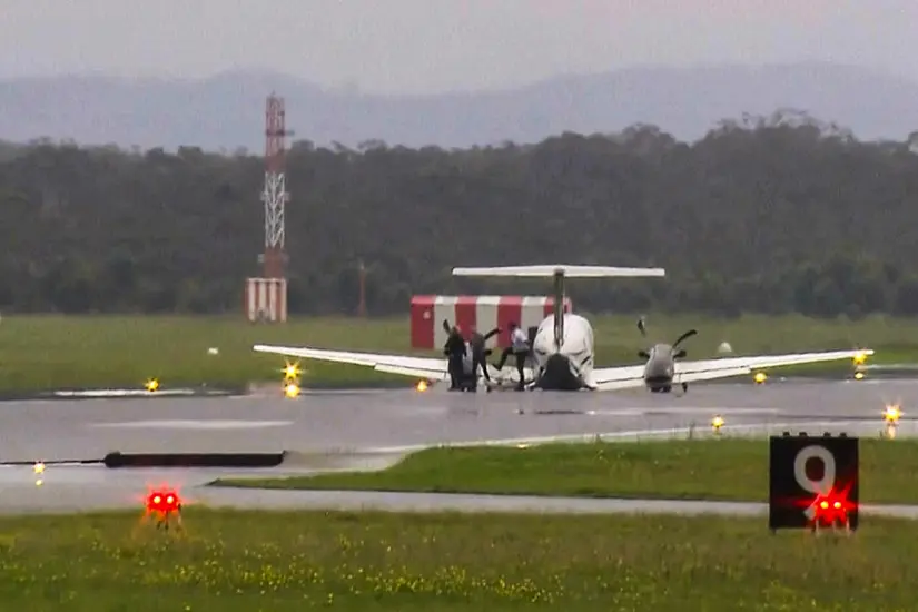 Plane Touches Down Safely Without Landing Gear