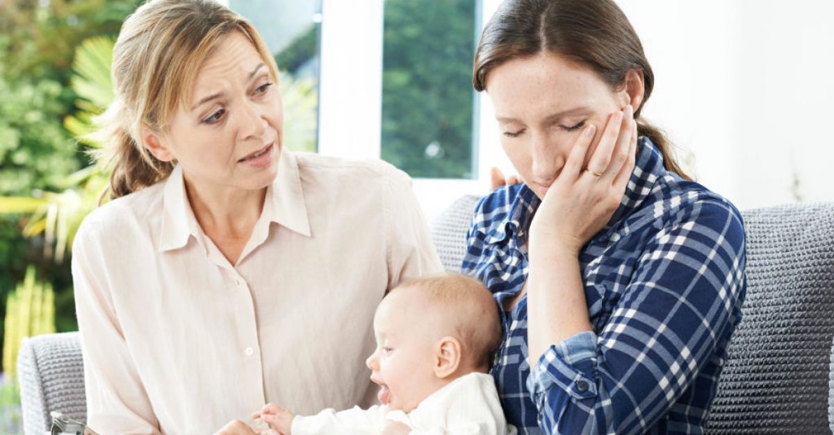 Какво представлява травмата при раждане и как можете да подкрепите новите майки след травматично раждане?