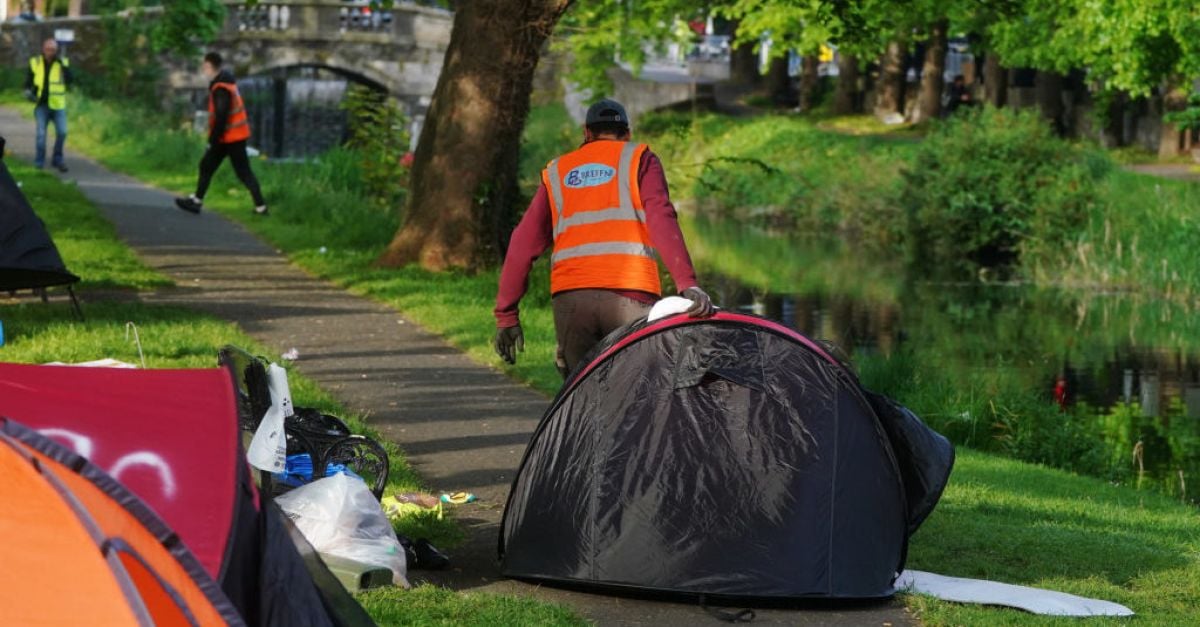 Палатки за търсещи убежище ще бъдат поставени в обекта на Торнтън Хол „в близко бъдеще“