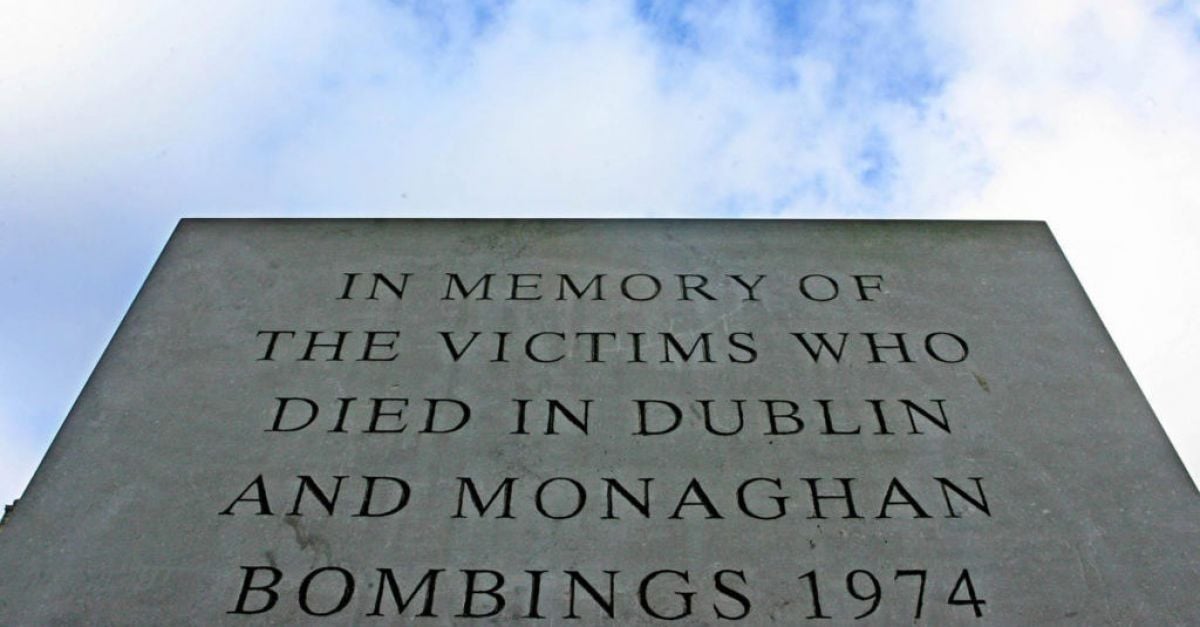 Семействата на жертвите на бомбените атентати в Дъблин и Монаган