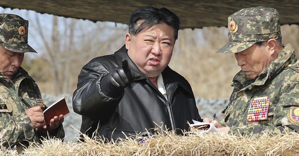 Северна Корея изстреля балистични ракети край източното си крайбрежие в