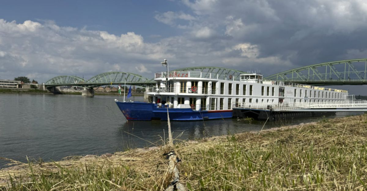 Двама загинали и петима изчезнали след сблъсъка на лодка по река Дунав в Унгария