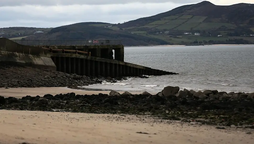 Man (80S) Dies After Car Enters Water At Buncrana Pier