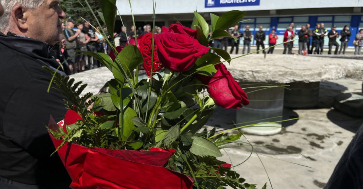 Състоянието на словашкия премиер се подобрява след опита за убийство