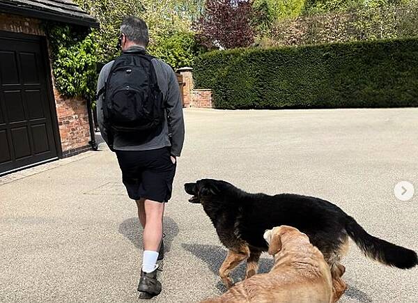 Roy Keane pays tribute to ‘beautiful and loyal’ Jet after family dog dies