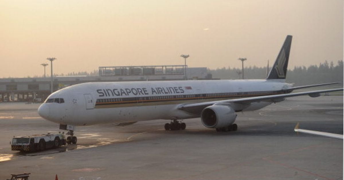 Пенсионер (73) загина, след като полет на Singapore Airlines попадна в сериозна турбуленция