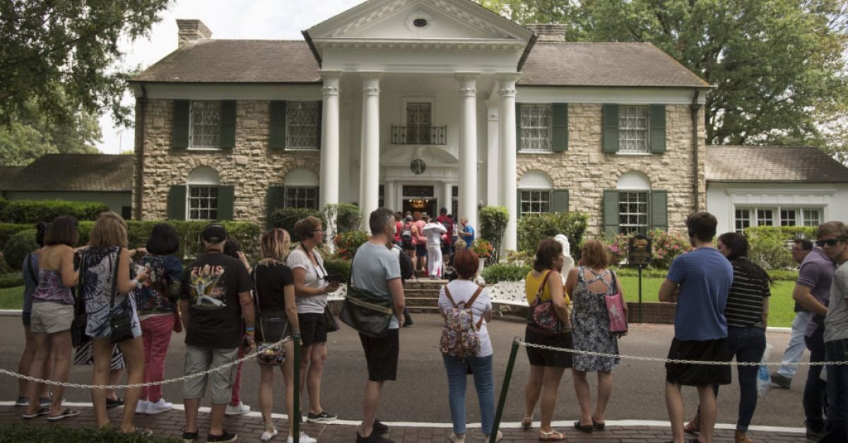 Внучката на Елвис Пресли се бори срещу опита на компанията да продаде имението Graceland