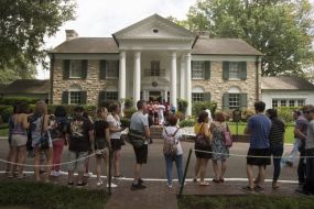 Elvis Presley’s Granddaughter Fights Company’s Attempt To Sell Graceland Estate