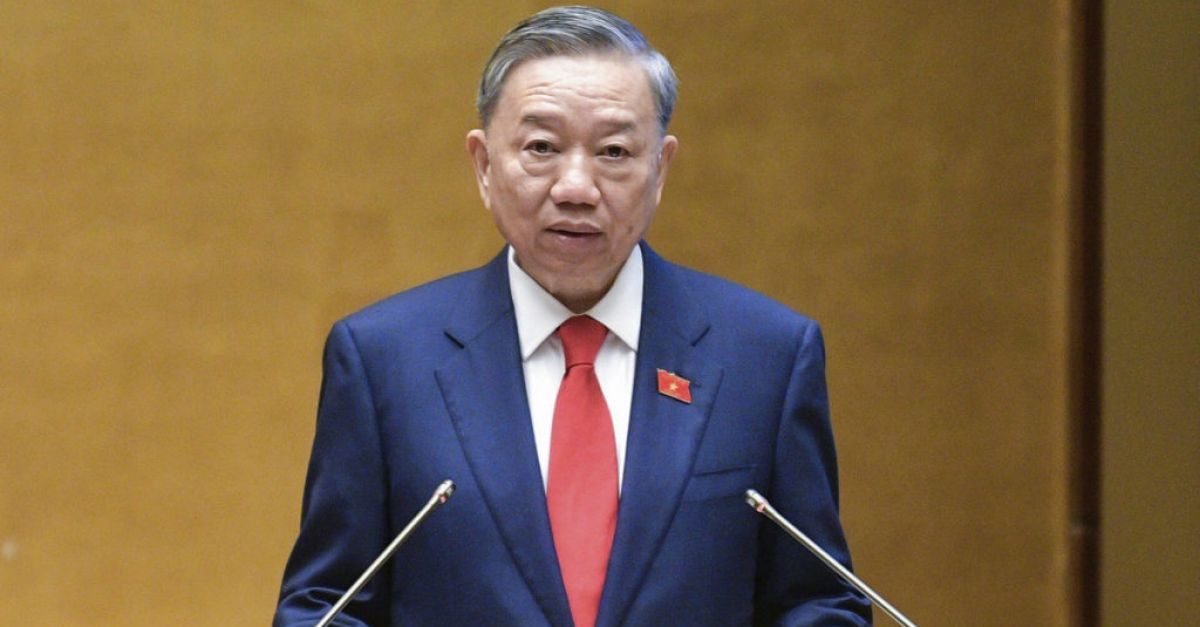 Висшият служител по сигурността на Виетнам То Лам е потвърден за президент
