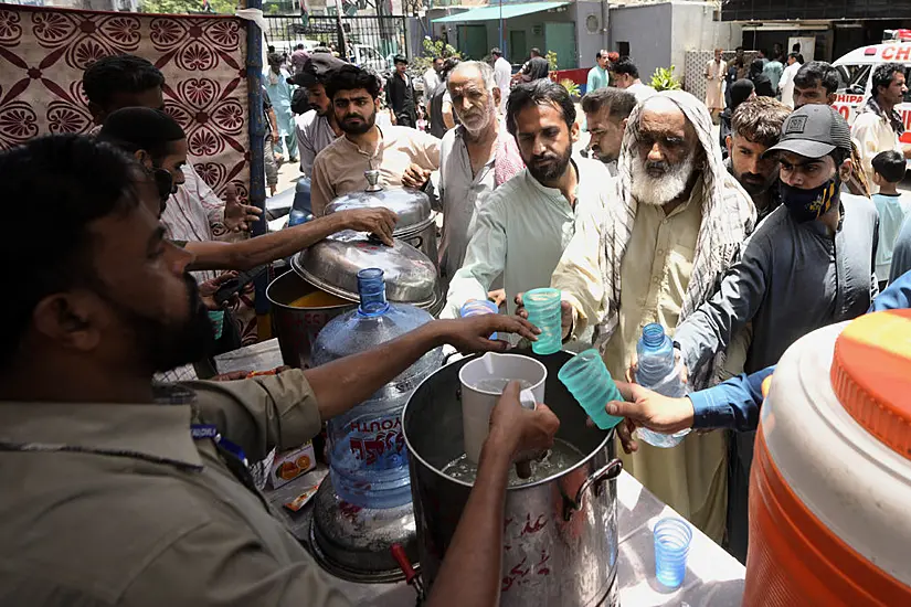 Doctors Treat Hundreds Of Heatstroke Victims As Pakistan Hit By Heatwave