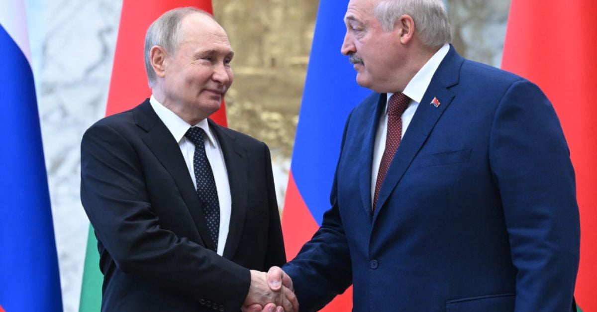 Руският президент Владимир Путин посети своя беларуски колега и близък