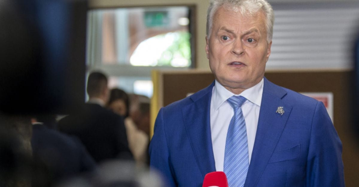 Литовците се отправят към урните на втория тур на президентските избори