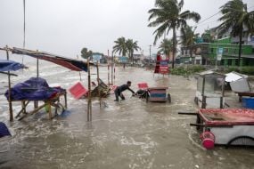 Bangladesh Evacuates Hundreds Of Thousands As A Severe Cyclone Approaches