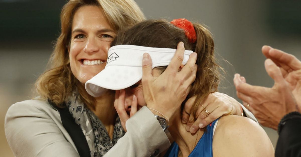 Ализе Корне сложи край на тенис кариерата си с емоционална загуба в първия кръг на Откритото първенство на Франция