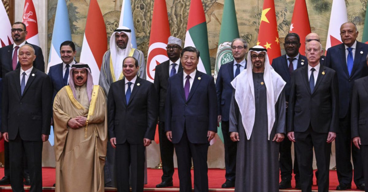 Китайският президент Си Дзинпин обеща повече помощ за Газа и преговаря за търговия на срещата на върха с арабските лидери