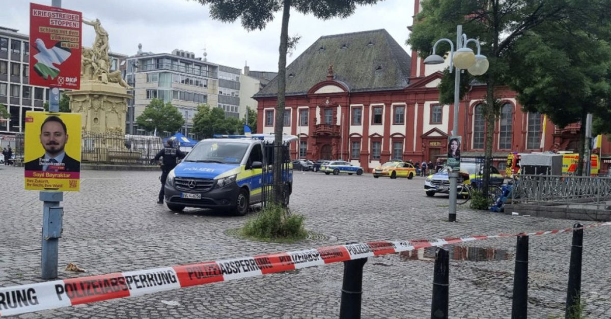 Германски полицай сред шестима ранени при нападение с нож