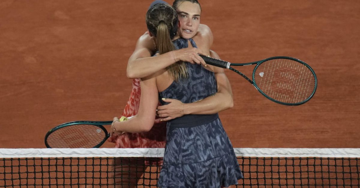 Арина Сабаленка победи най-добрата си приятелка Паула Бадоса в два сета на Откритото първенство на Франция