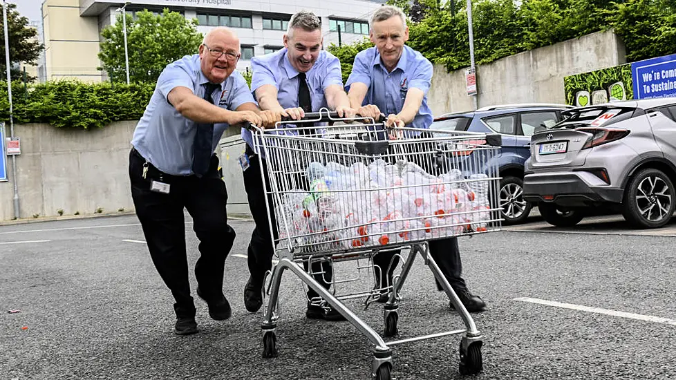 Porters Raise Thousands For Hospital With Deposit Returns