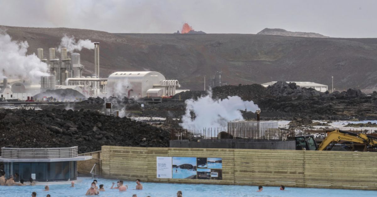 Исландия отваря отново Синята лагуна след стабилизиране на вулкана