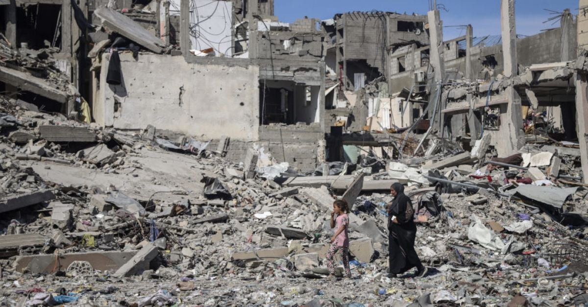Израелски удари срещу бежански лагери в централна Газа убиха най-малко 11