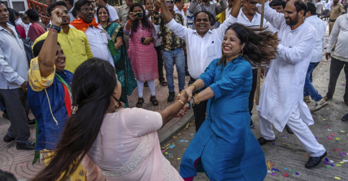 Премиерът Нарендра Моди обяви победа за своя алианс във вторник