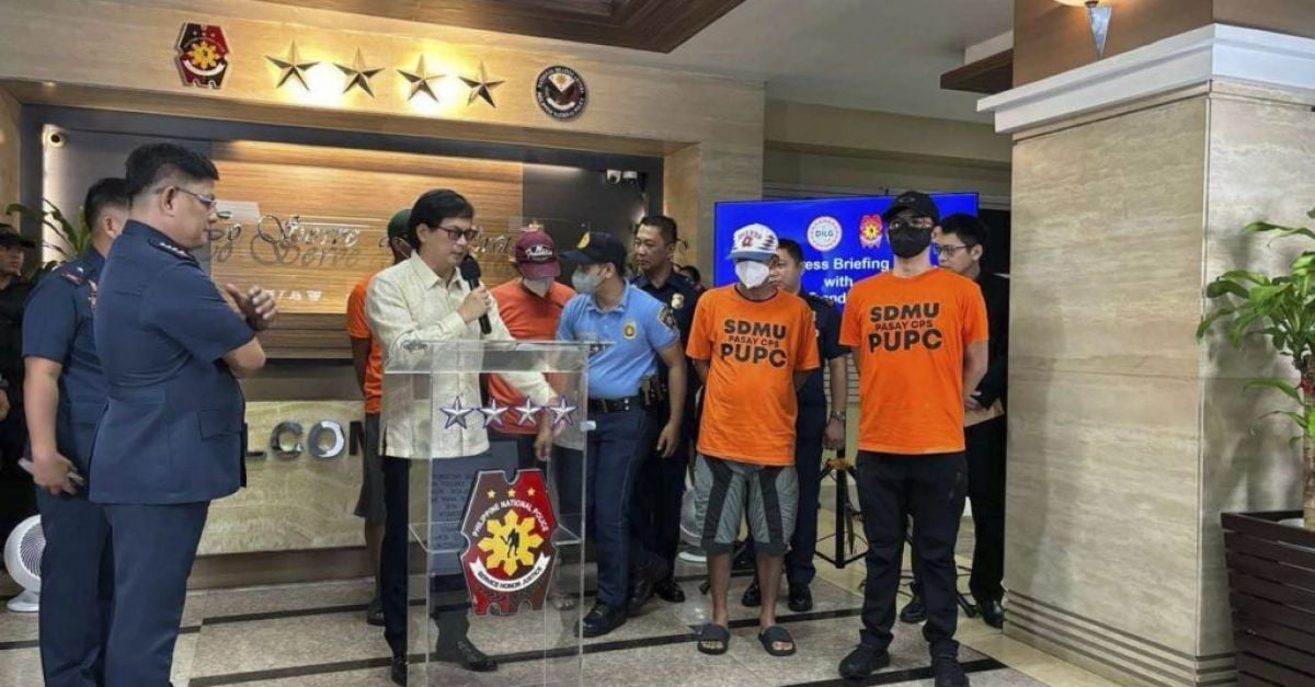 Полицейски служители, арестувани във Филипините за предполагаемо отвличане на туристи