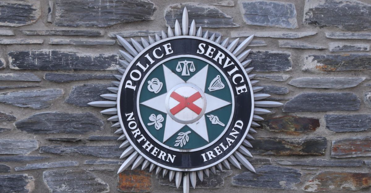 Полицията в Северна Ирландия съобщи че разследва два смъртни случая
