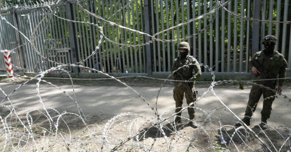 Полската армия съобщи че войник намушкан миналия месец зад бариера