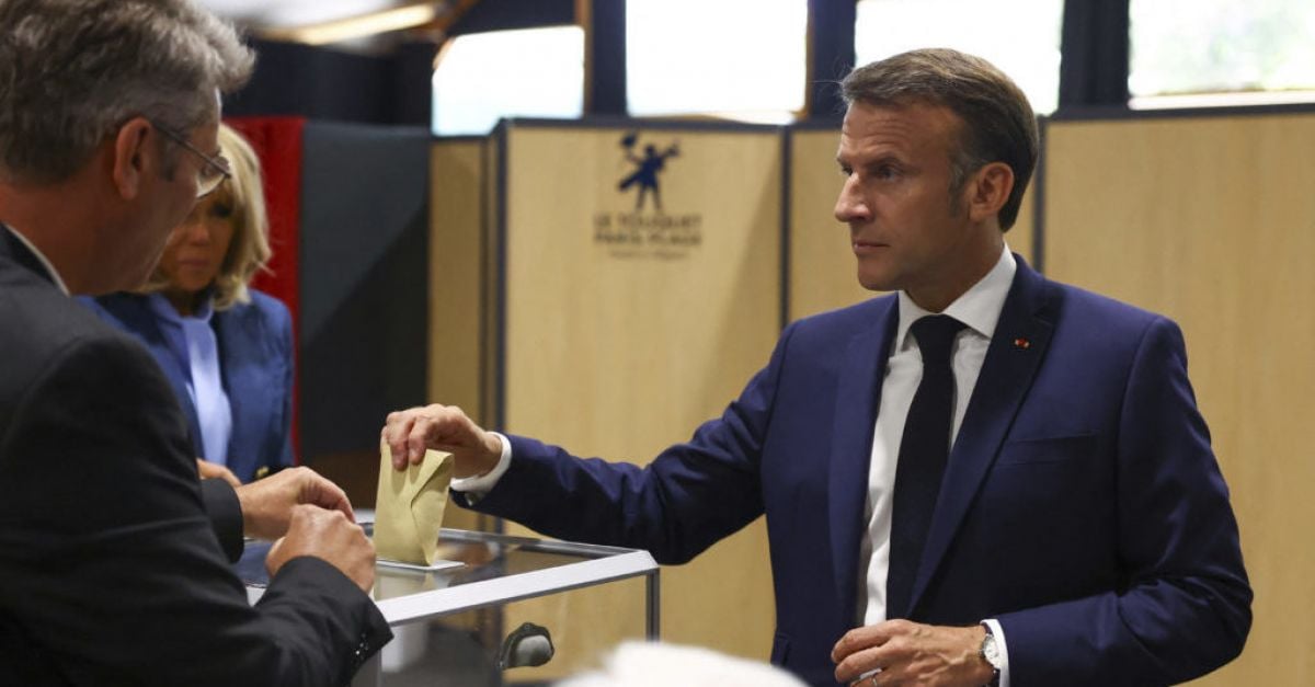 Macron dissout le Parlement français et appelle à des élections anticipées après la défaite aux élections européennes