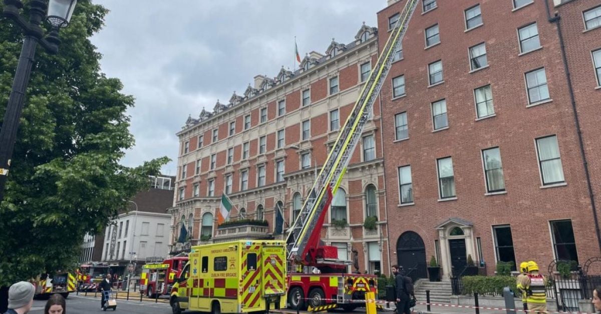Пожарникарите се втурнаха към пожар в хотел Shelbourne в центъра