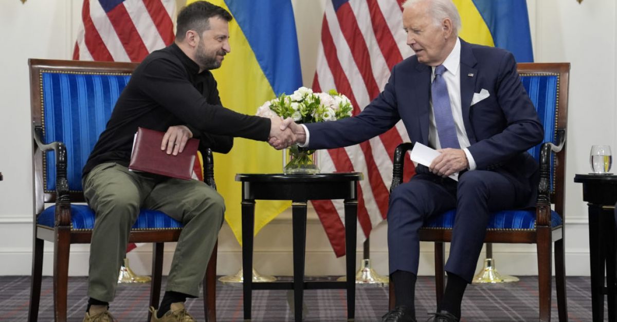 Президентът на САЩ Джо Байдън и украинският президент Володимир Зеленски