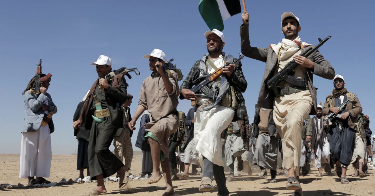 ООН и хуманитарните групи настояват за освобождаване на 17 служители, държани от йеменските бунтовници