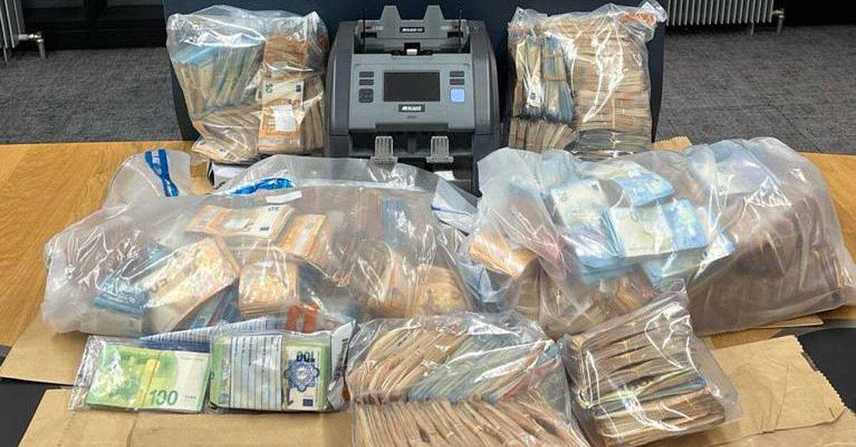 Two men arrested as gardaí seize €1m in cash