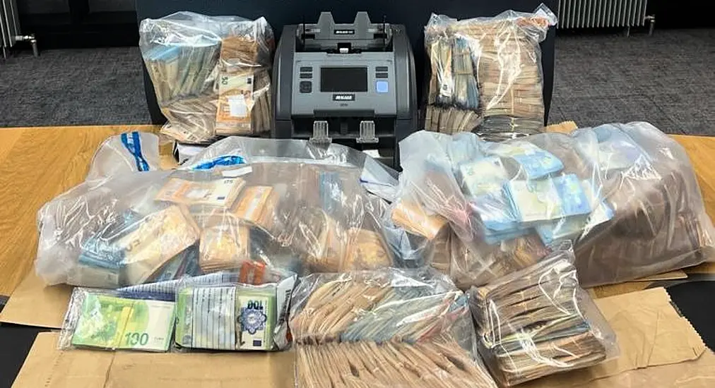 Two Men Arrested As Gardaí Seize €1M In Cash