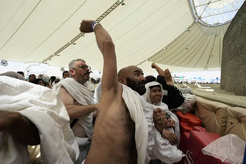 Muslim Pilgrims Wrap Up Hajj With Symbolic Stoning Of The Devil Amid Deadly Heat